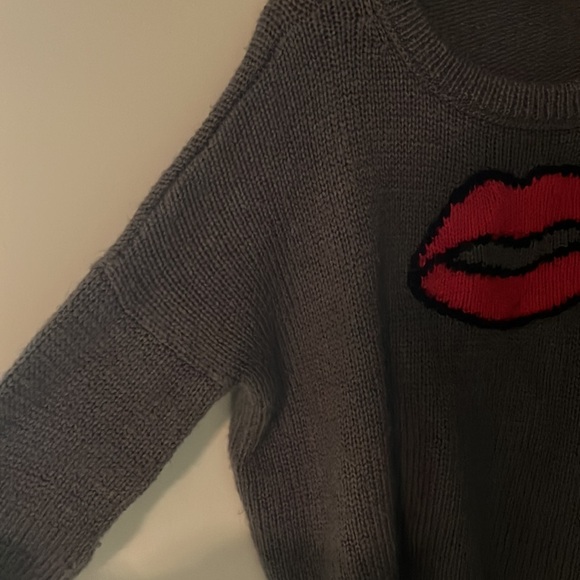 Wooden Ships mohair blend gray crewneck sweater with red lips graphic - Picture 4 of 9